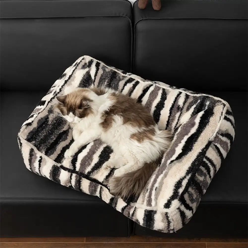 Artistic Faux Lambs Wool Warm Scratch-Resistant & Deep Sleep Comfort Large Dog Bed