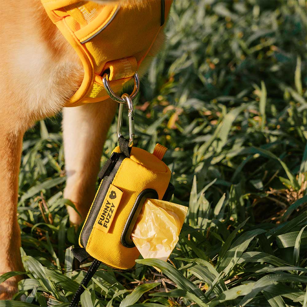 FluffyFuzzy Waterproof Lead Attachable Poop Bag Dispenser - Flexi Walker